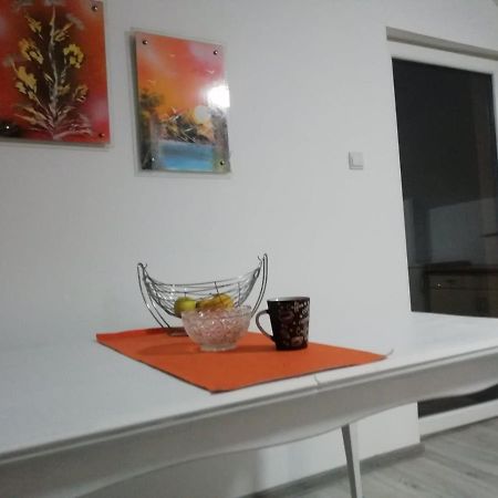 Apartman Salus 투즐라 외부 사진